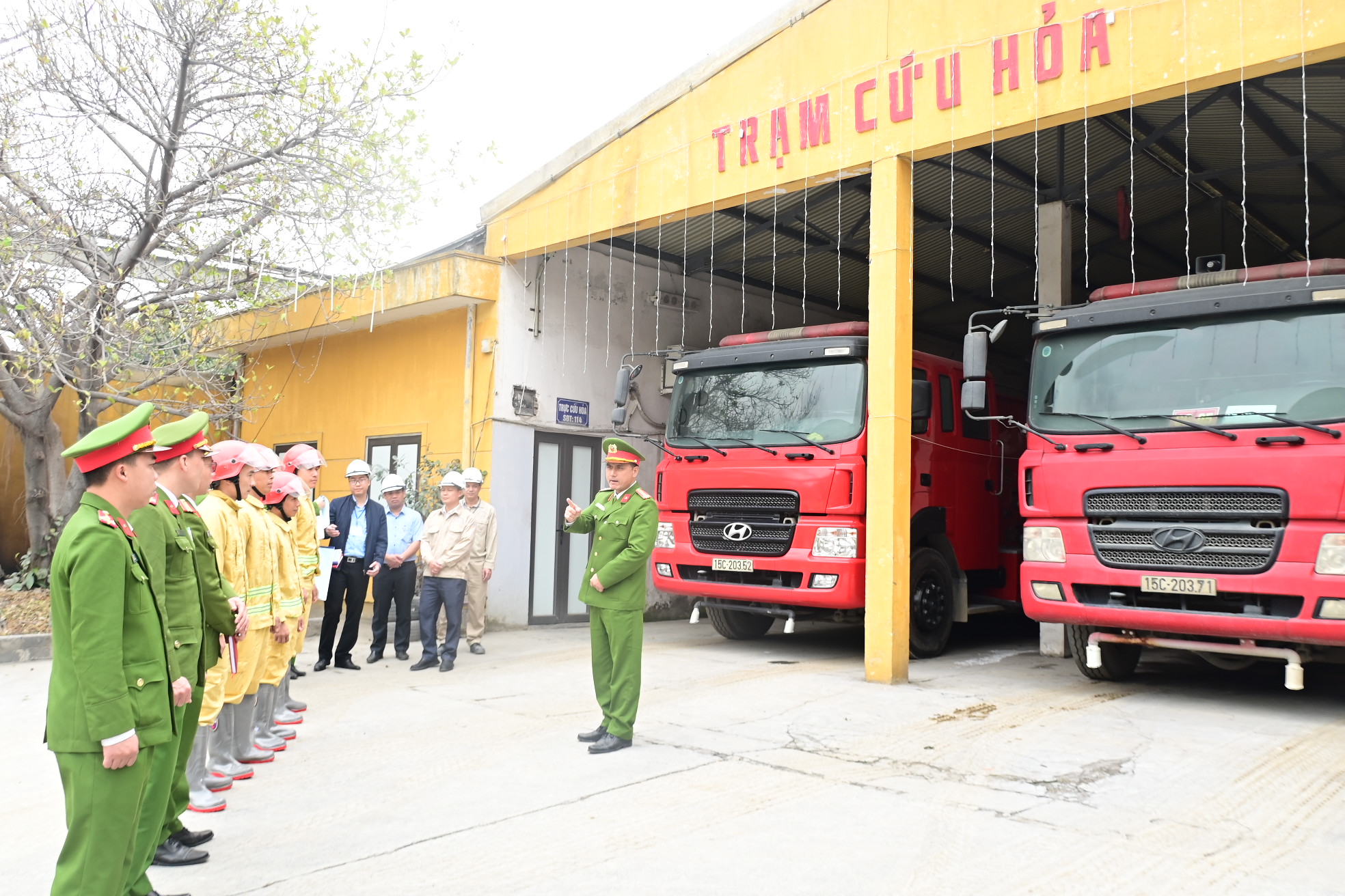 Kiểm tra, hướng dẫn an toàn PCCC đối với 47 cơ sở có đội PCCC chuyên ngành và xe chữa cháy 